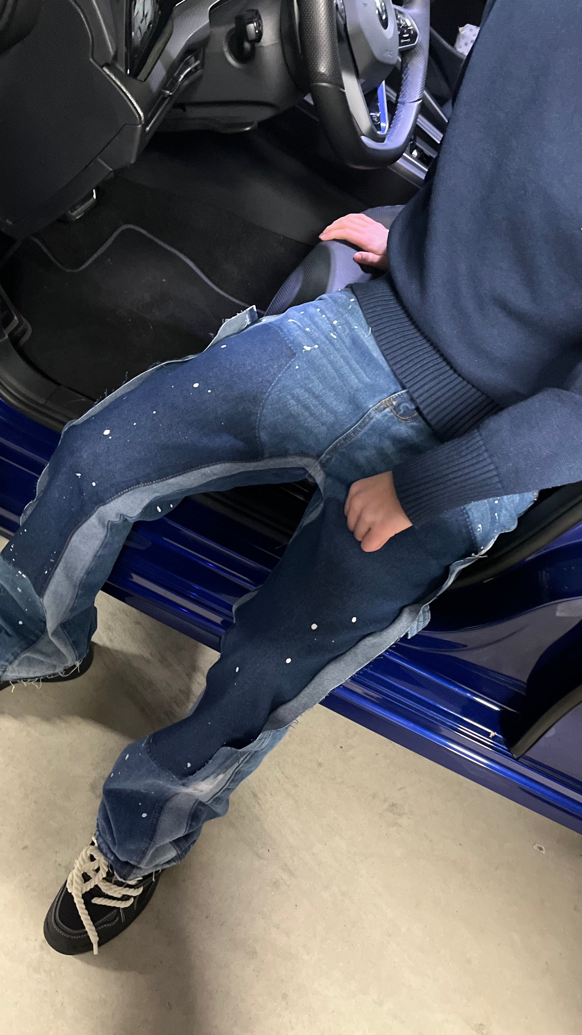 MOSTIN - FLARED CARPENTER